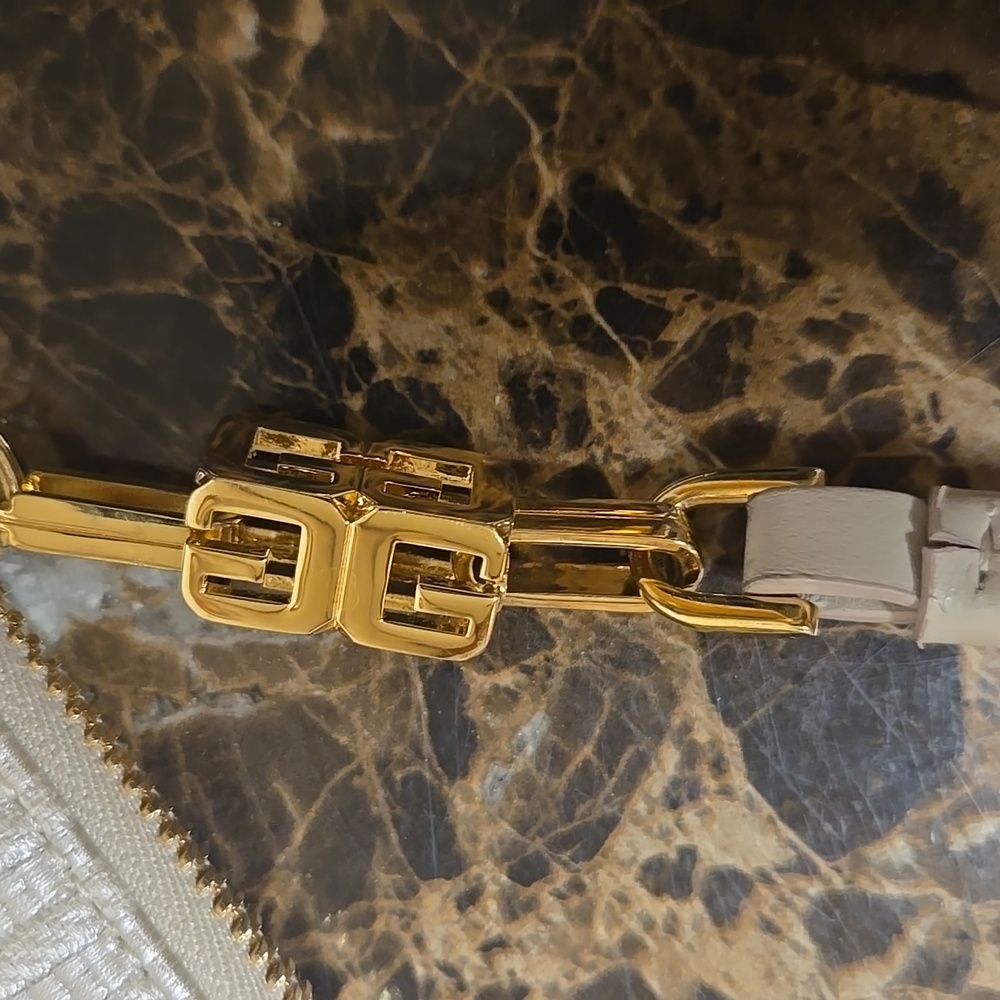 AUTHENTIC Givenchy Textured Cream Pouch with Gold Zipper - Picture 6 of 10